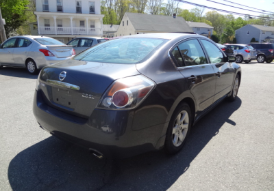 Vehicle photo 8