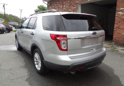 Vehicle photo 3