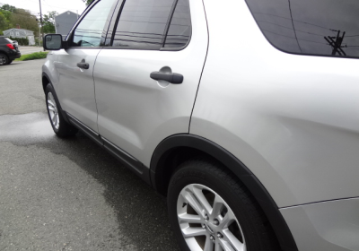 Vehicle photo 10