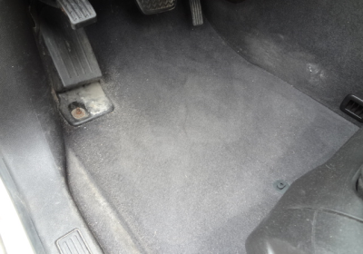 Vehicle photo 12
